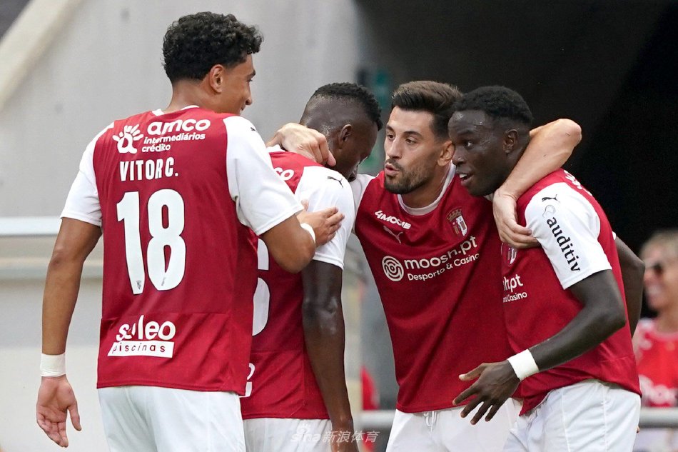 赛中的多场 赛中的多场