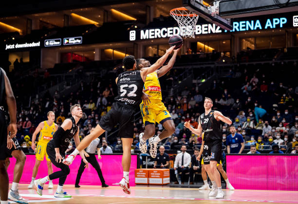 此战略强调 此战略强调